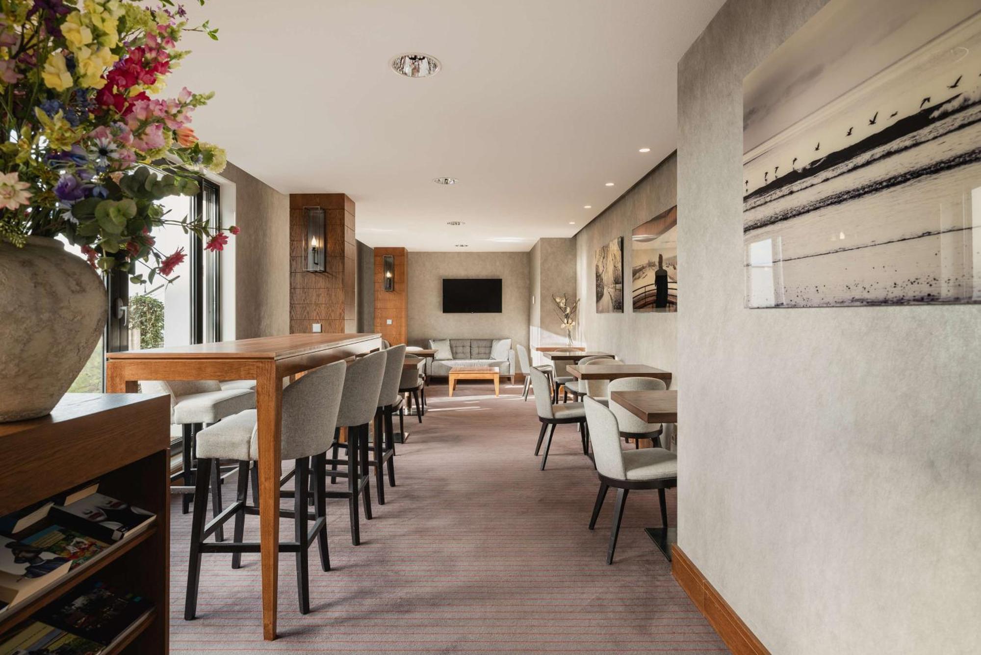 Hilton The Hague Haia Exterior foto The Club at London Heathrow Airport